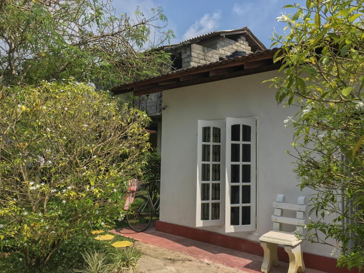 Silvas Surf Home Weligama Luaran gambar