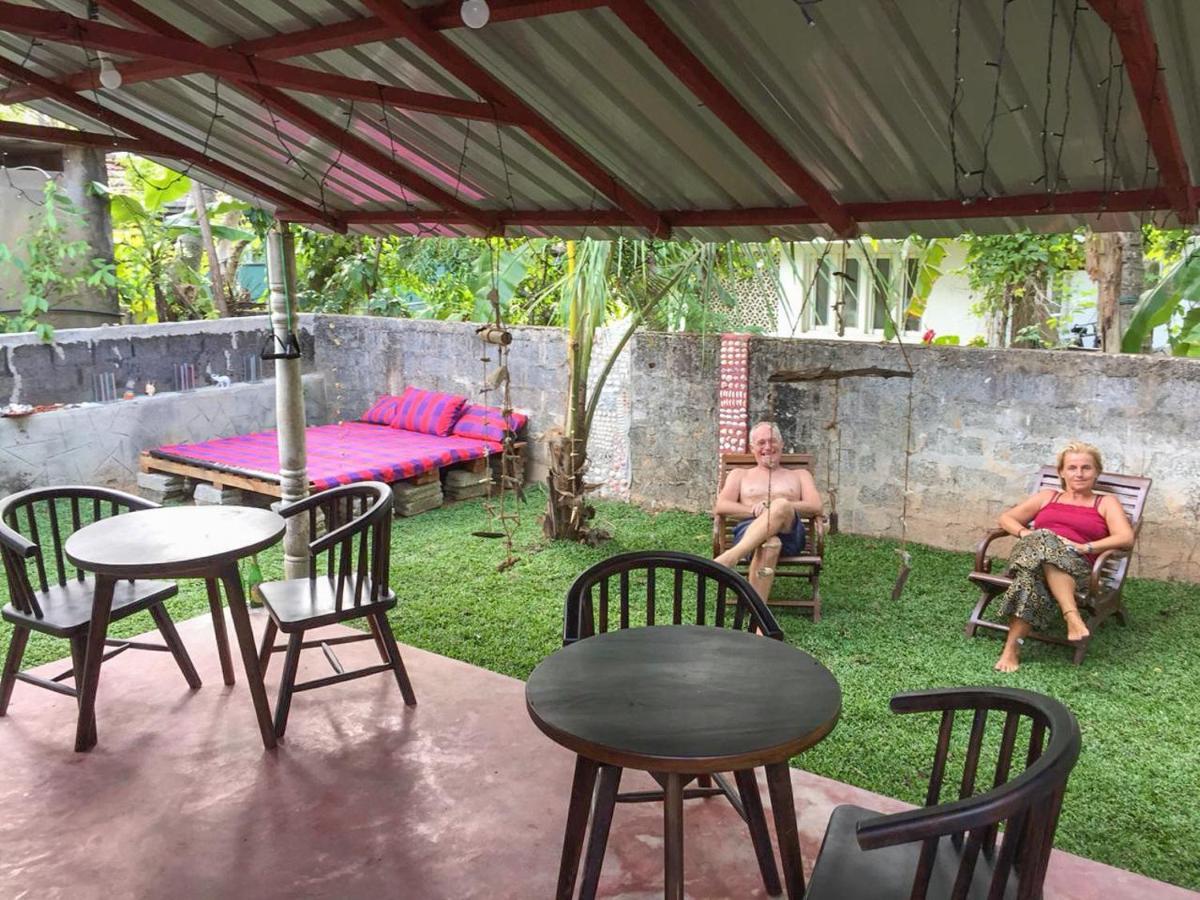 Silvas Surf Home Weligama Luaran gambar